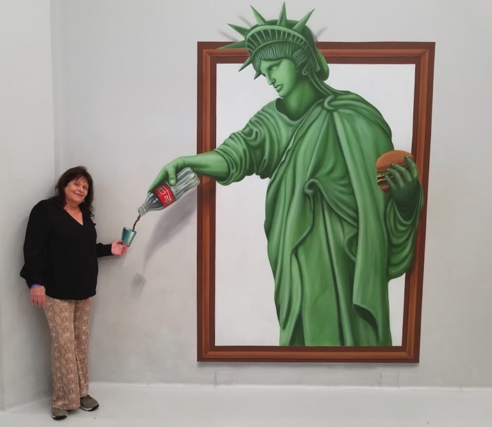Statue of Liberty pouring a Coke