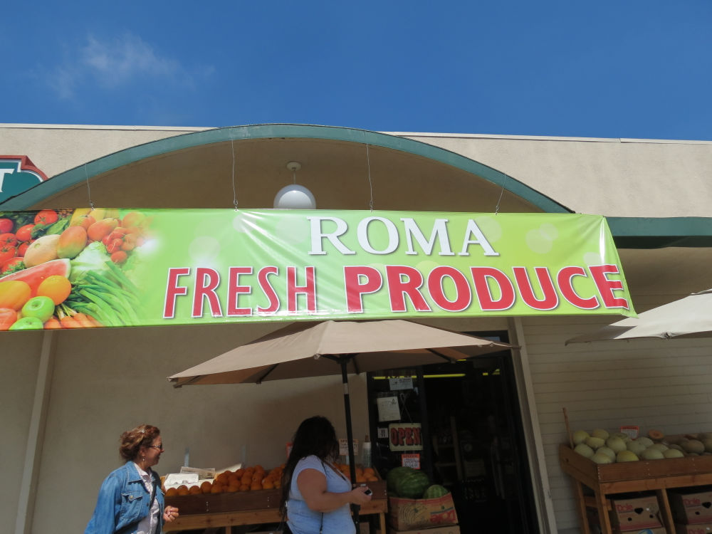 Exterior Roma Market, Pasadena.