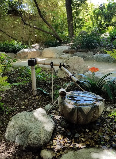 Japanese style water spout for cleaning hands