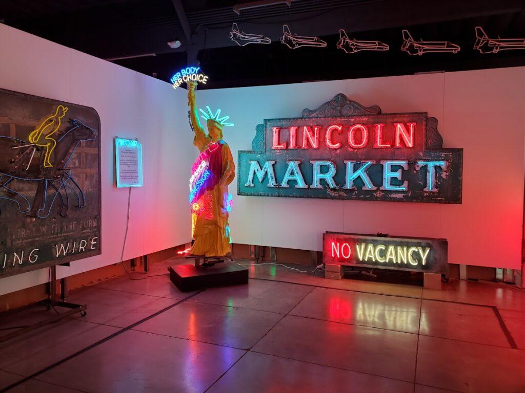 Museum of Neon Art Statue of Liberty