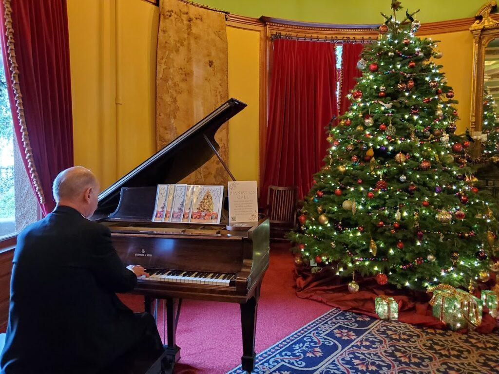 Pianist at Castle Green Holiday Open House