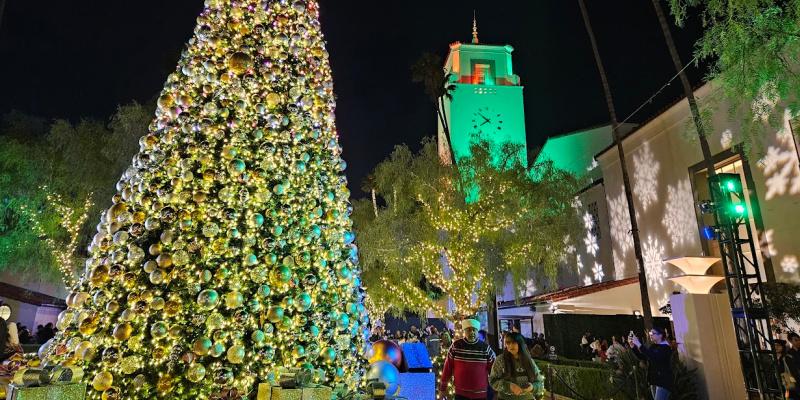 Union Station 8th Annual Tree Lighting Ceremony