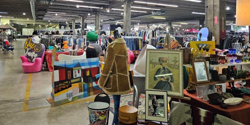 Los Feliz Flea at Vintage Land